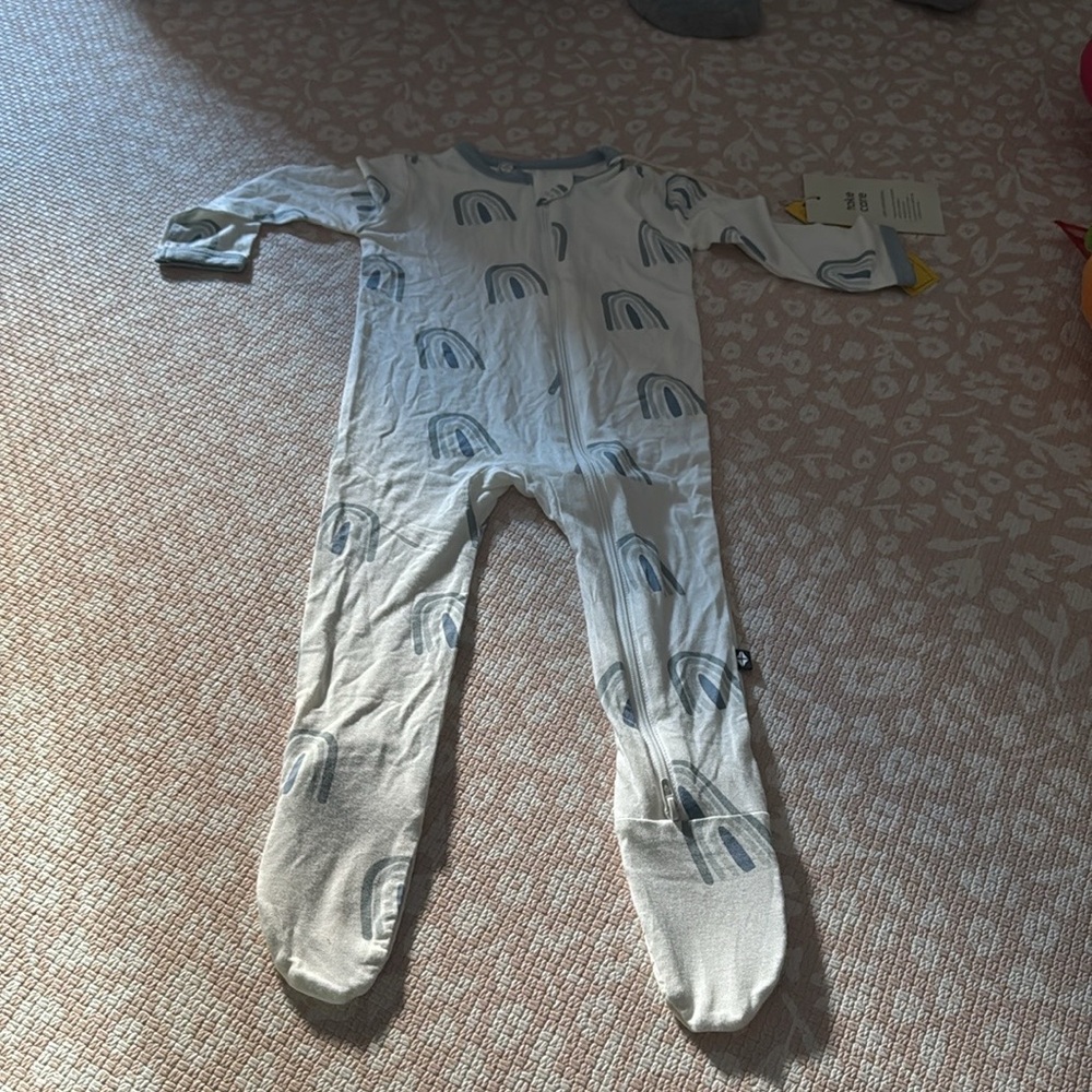 NEW WITH TAGS Kyte BABY Pajamas 6-12M